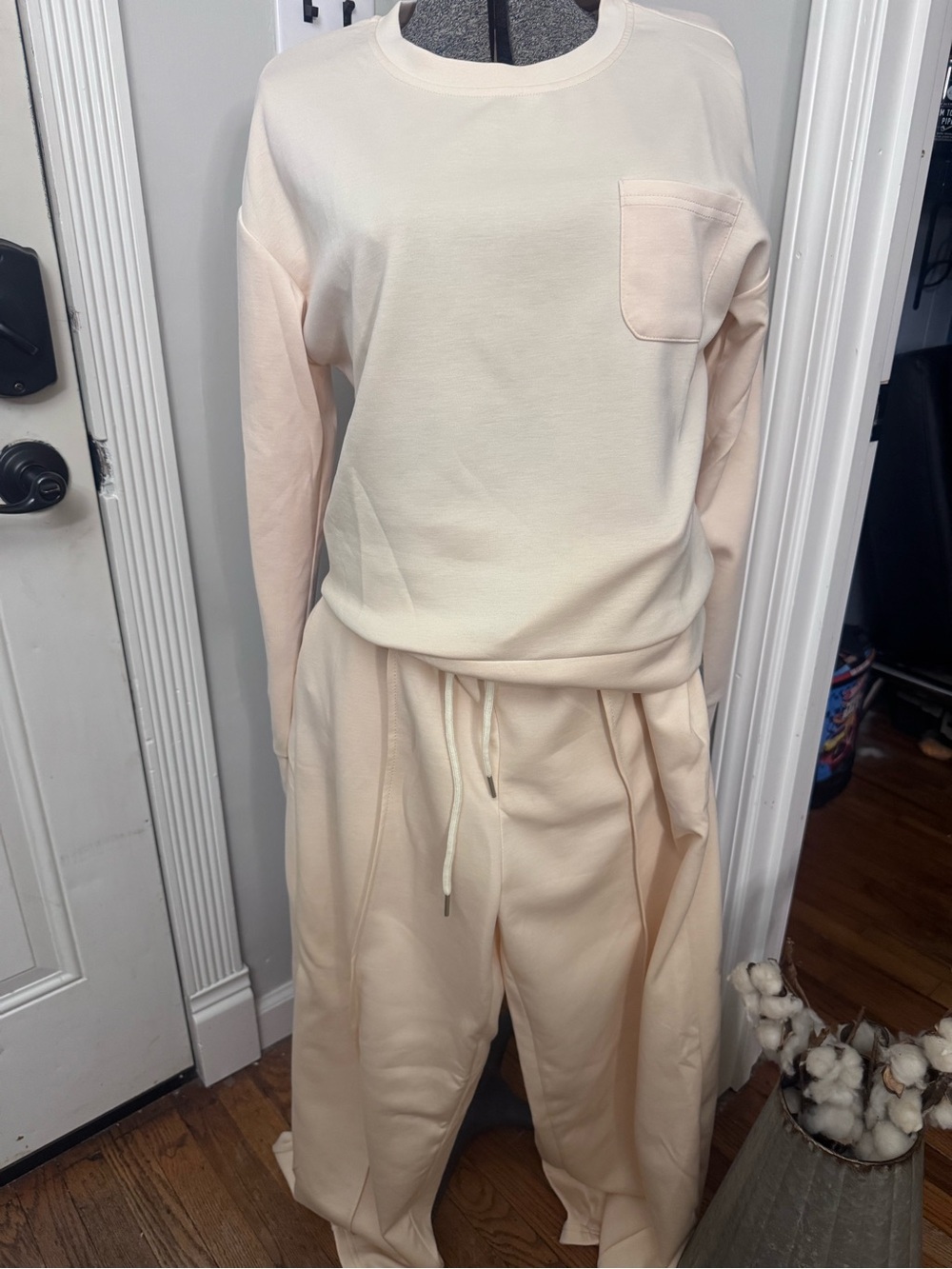 Women’s Cream Lounge Sweatshirt & Wide-Leg Pants Set from Tik Tok Shop Large